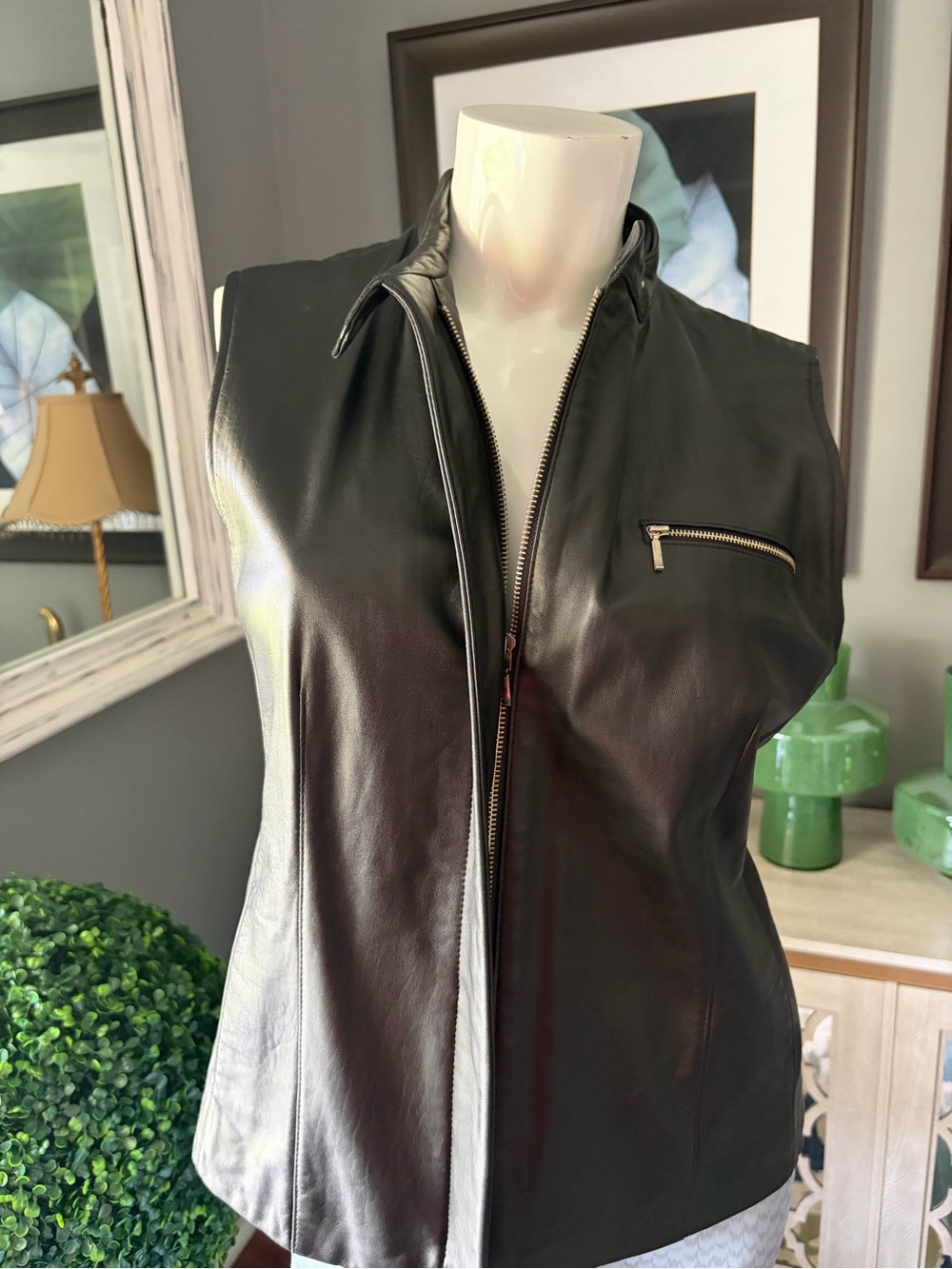 Baccini Sleek Black Leather Sleeveless Zip Vest
